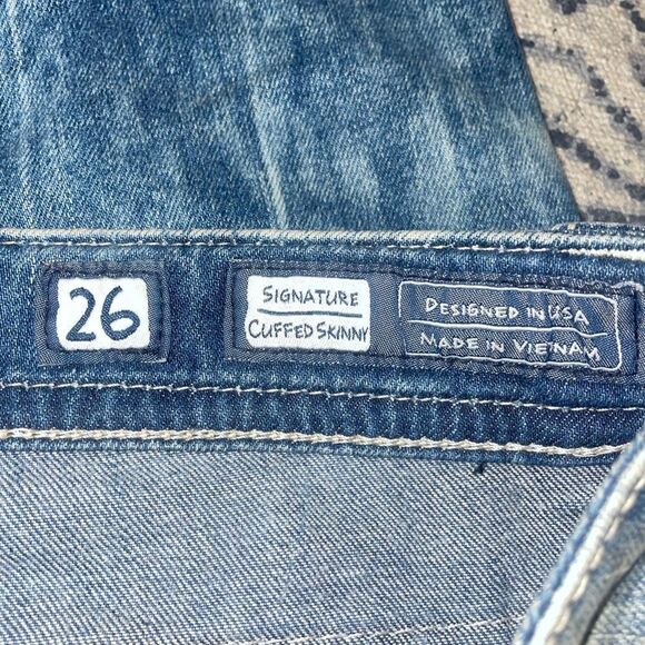 Miss Me Embroidered Lace Signature Cuffed Skinny Lightwash Denim Jeans - Picture 7 of 10